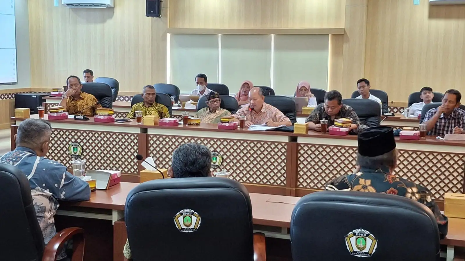 Gayeng, Wakil Ketua Komisi I DPRD Solo Adu Argumen Soal Ini dengan Kabag Hukum