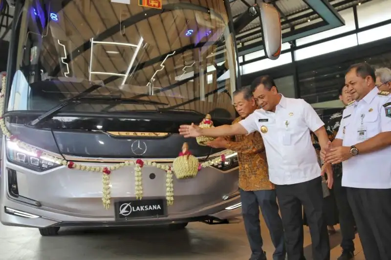 Karoseri Laksana Ekspor Bus ke Sri Lanka