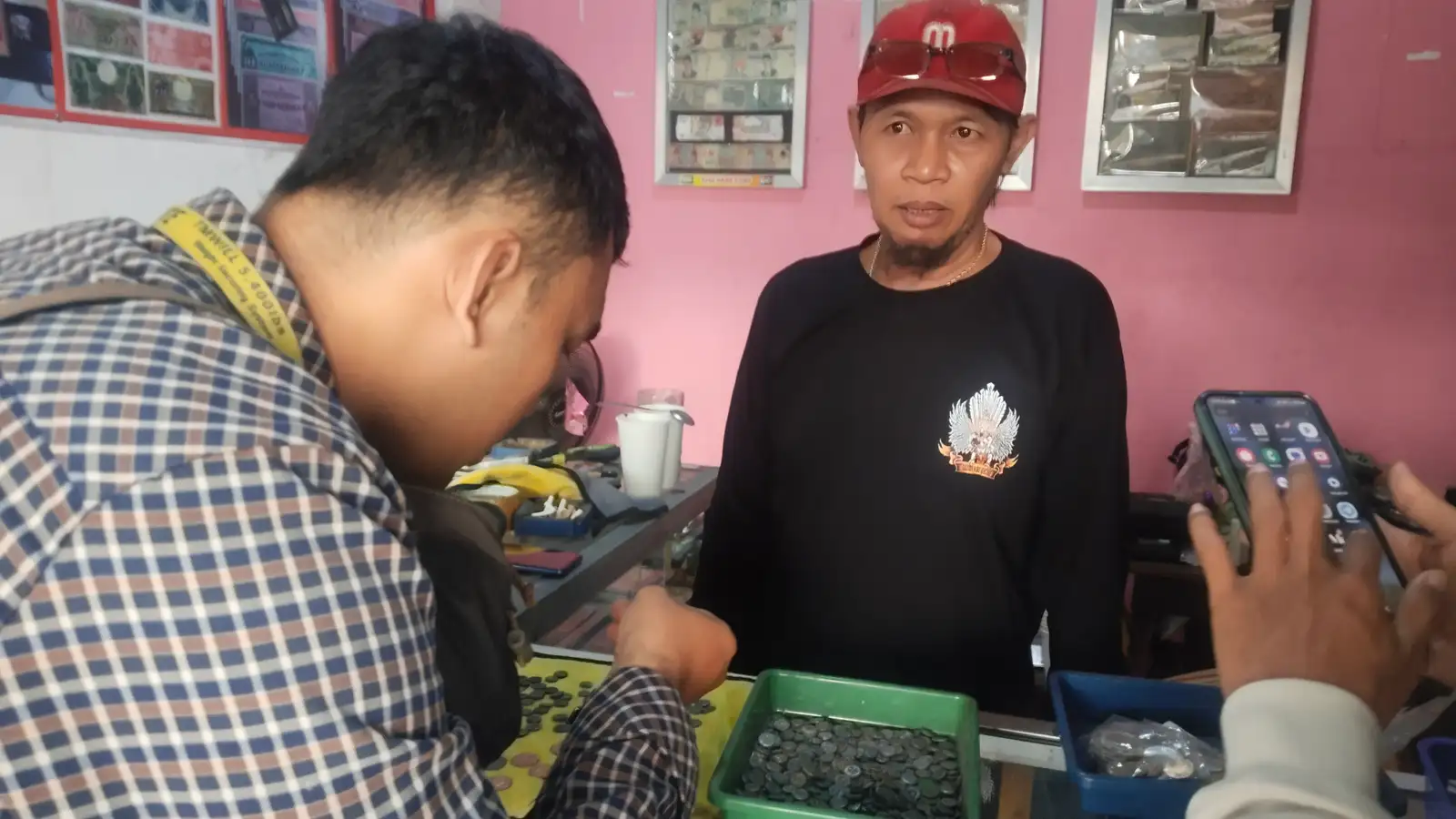 Dari Koin VOC hingga Kerajaan Sriwijaya, Warga Semarang Hidup dari Uang Kuno