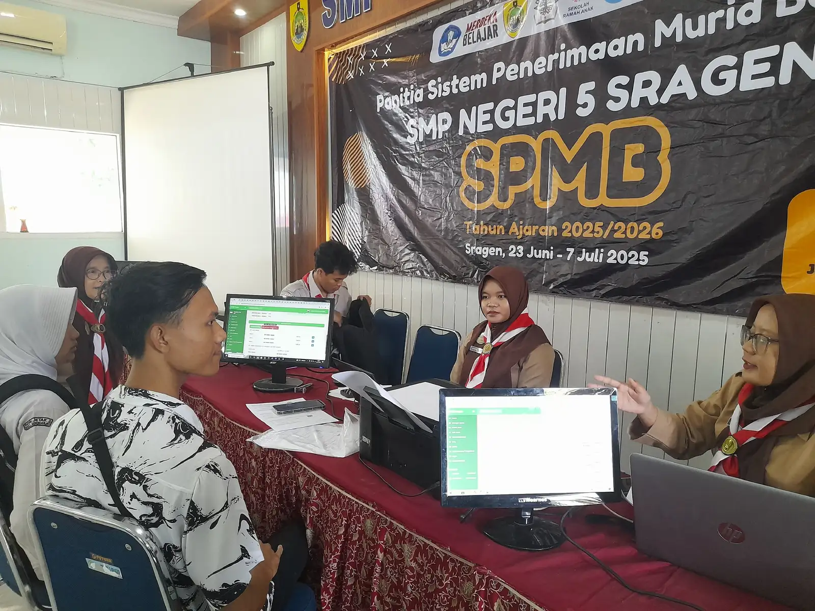 382 Calon Siswa dari Luar Daerah Bersaing Ketat di SPMB SMP Sragen 2025