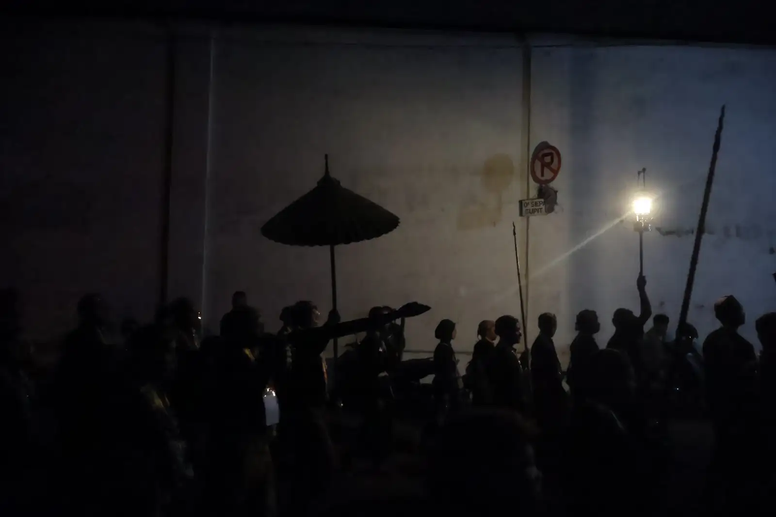 Bawa Keris saat Kirab Malam 1 Sura di Keraton Solo, Menbud Fadli Zon Dikritik