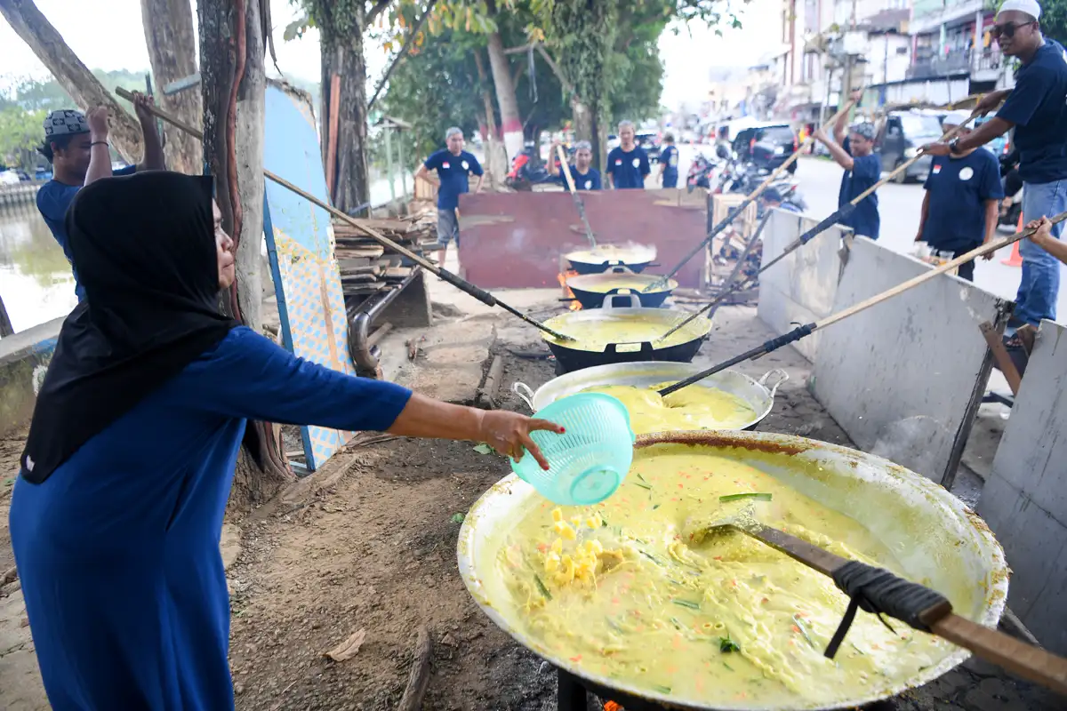 Pembagian 3.000 Porsi Bubur Asyura Memperingati 10 Muharram di Samarinda