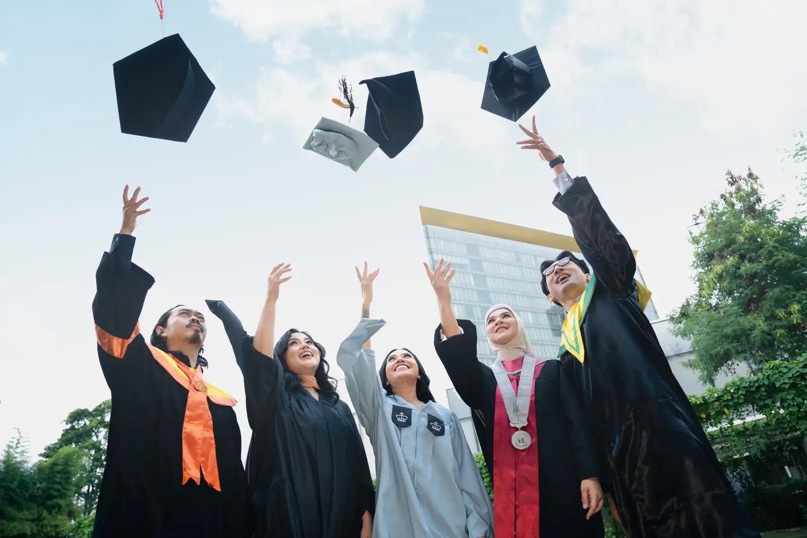 Ingin Lanjutkan Sekolah di Luar Negeri, Cek Daftar Beasiswanya