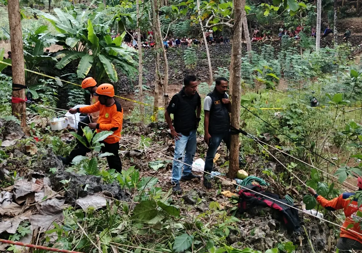 Geger! Jasad Warga Paranggupito Wonogiri Ditemukan Membusuk di Dalam Luweng