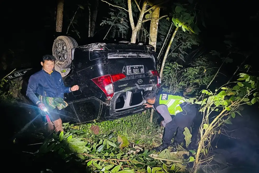Mobil Nyungsep ke Jurang Perbukitan Menoreh Kulonprogo Gegara Ikuti Google Maps
