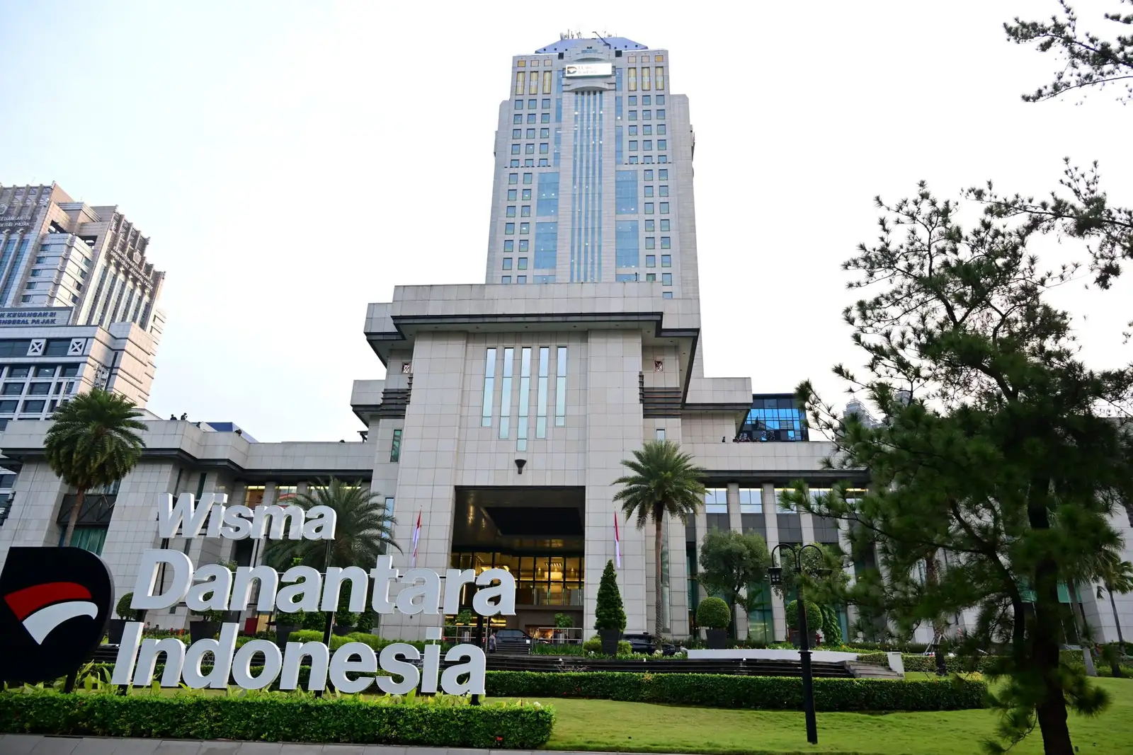 Uni Emirat Arab Ingin Naikkan Investasi di Danantara