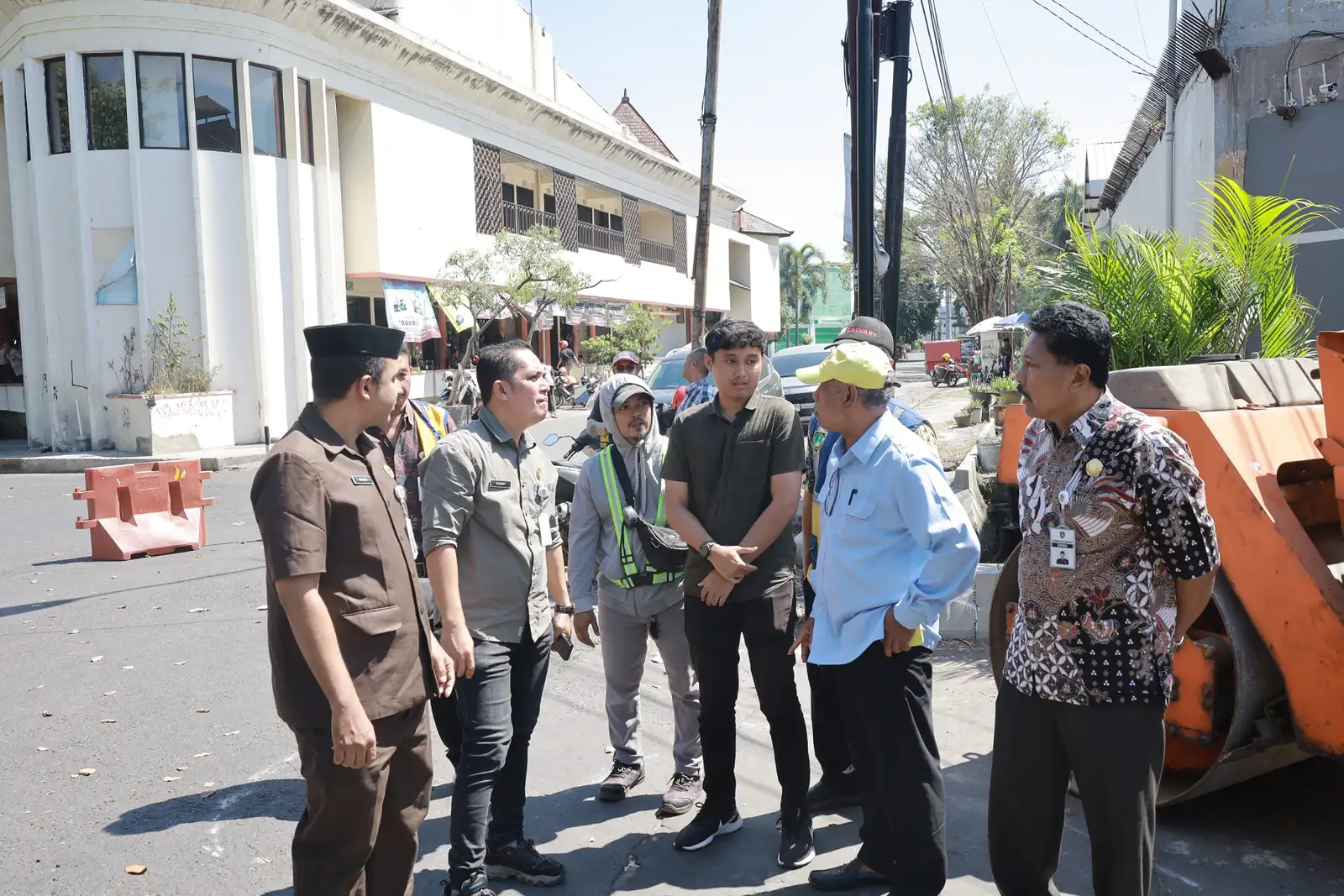 Sidak Perbaikan 2 Ruas Jalan, Komisi III DPRD Solo sampai Ngukur Pakai Meteran