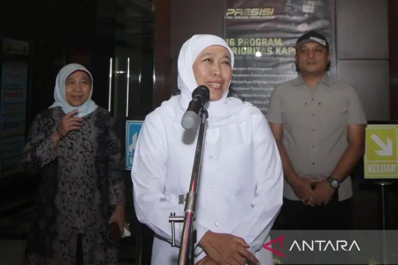 Khofifah Diperiksa Penyidik KPK terkait Korupsi Dana Hibah Selama 8,5 Jam
