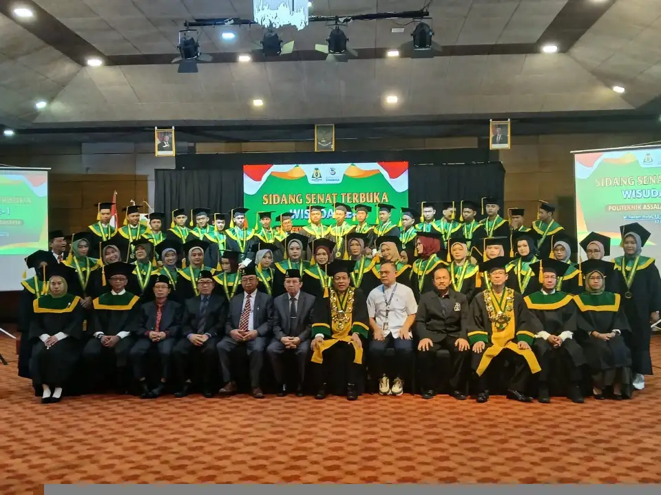 Politeknik Assalaam Surakarta Wisuda Perdana 48 Mahasiswa, IPK Tertinggi 3,90
