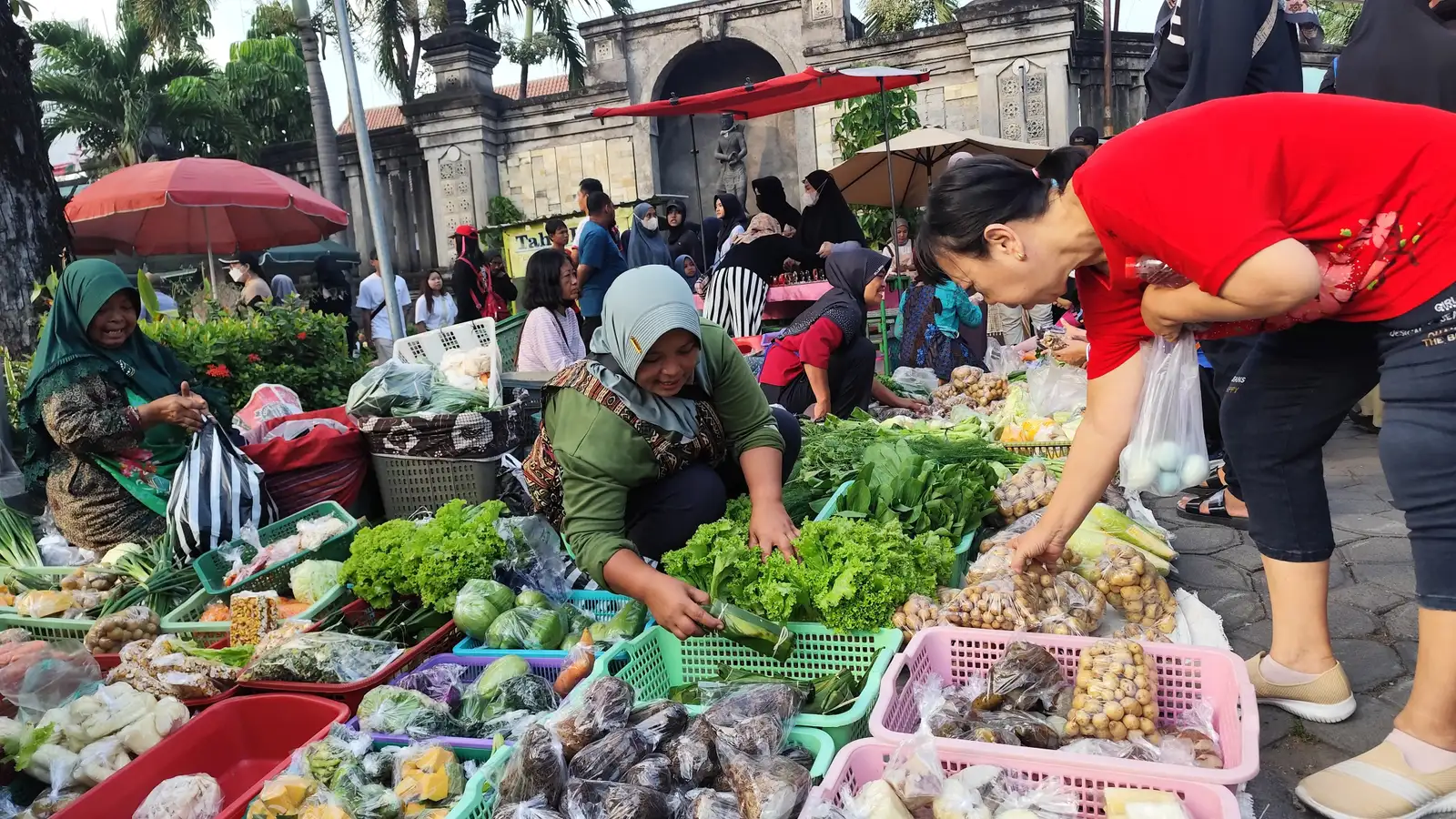 Berjualan Sayur dan Pakaian Bekas di CFD Solo Dilarang, PKL Minta Ada Dispensasi