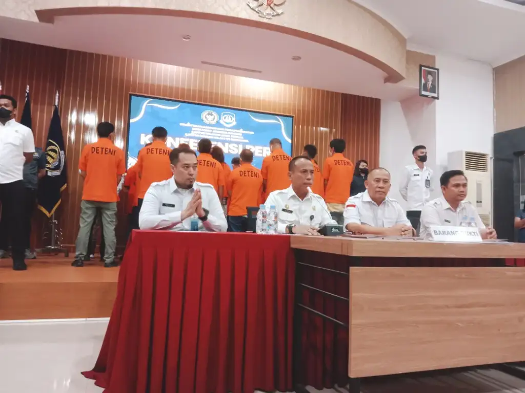 Langgar Izin Tinggal di Sragen, 20 WNA Asal China Dideportasi