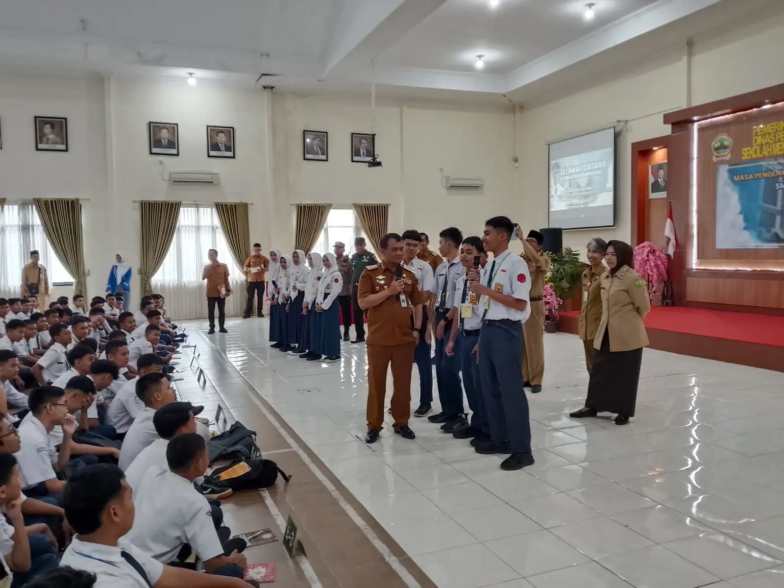 Kunjungi SMAN 1 Kartasura, Gubernur Jateng Ahmad Luthfi Beri Pesan Ini