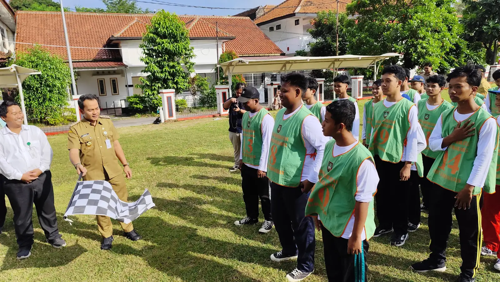 Siswa Sekolah Rakyat SMA Solo Dapat Tiket Nonton Film, Konser, dan Wisata Gratis