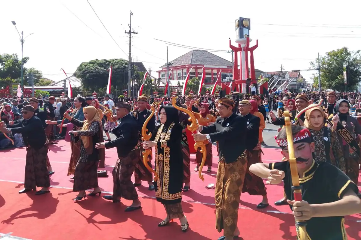 Peringatan HUT ke-79 Sukoharjo, Bupati & Wabup Ikut Flashmob Tari Keprajuritan