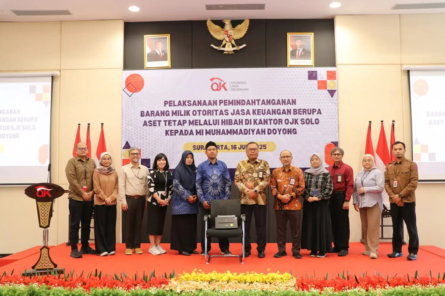 OJK Solo Hibahkan Barang untuk Sektor Pendidikan