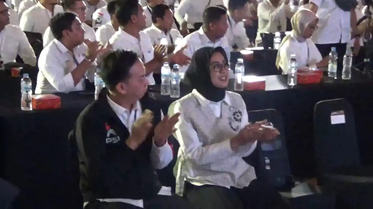 Duduk di Bangku Terdepan, Astrid Widayani Hadiri Kongres PSI di Solo