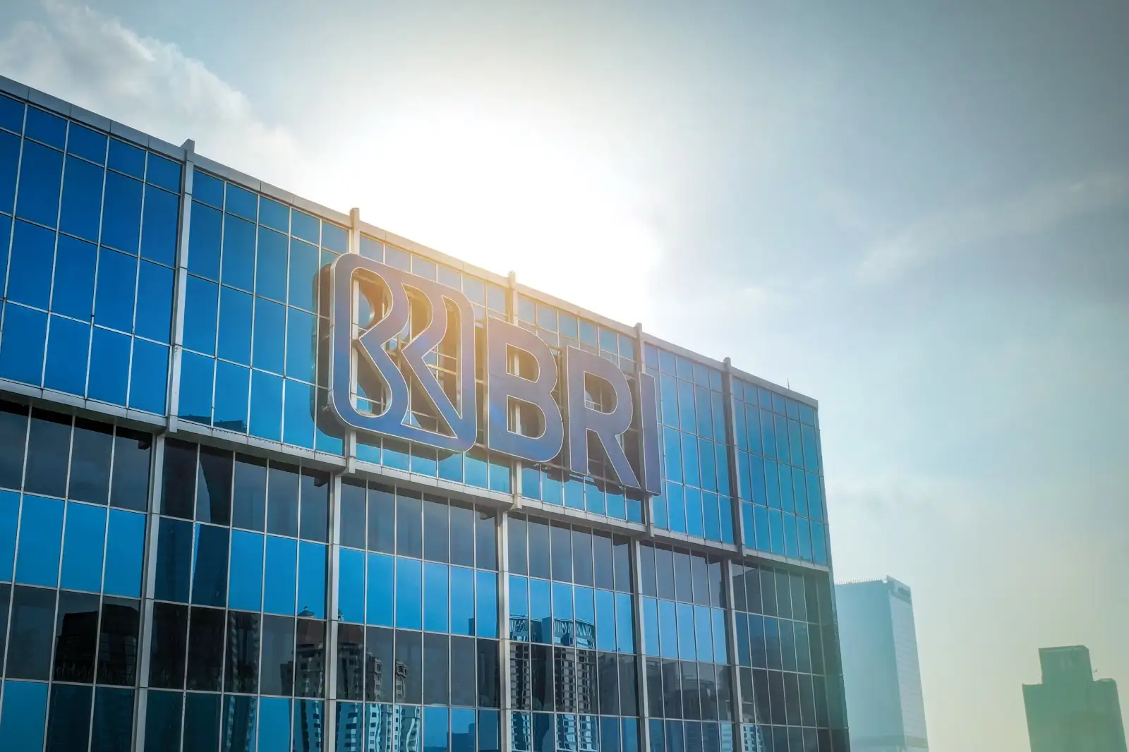 Analis Pertahankan Rekomendasi Koleksi BBRI, KDMP Dinilai Beri Sentimen Positif