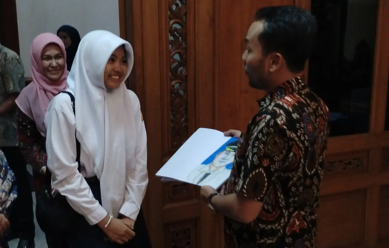 Cerita Siswi SMPN 3 Solo Dapat Beasiswa hingga Kuliah dari Presiden Prabowo