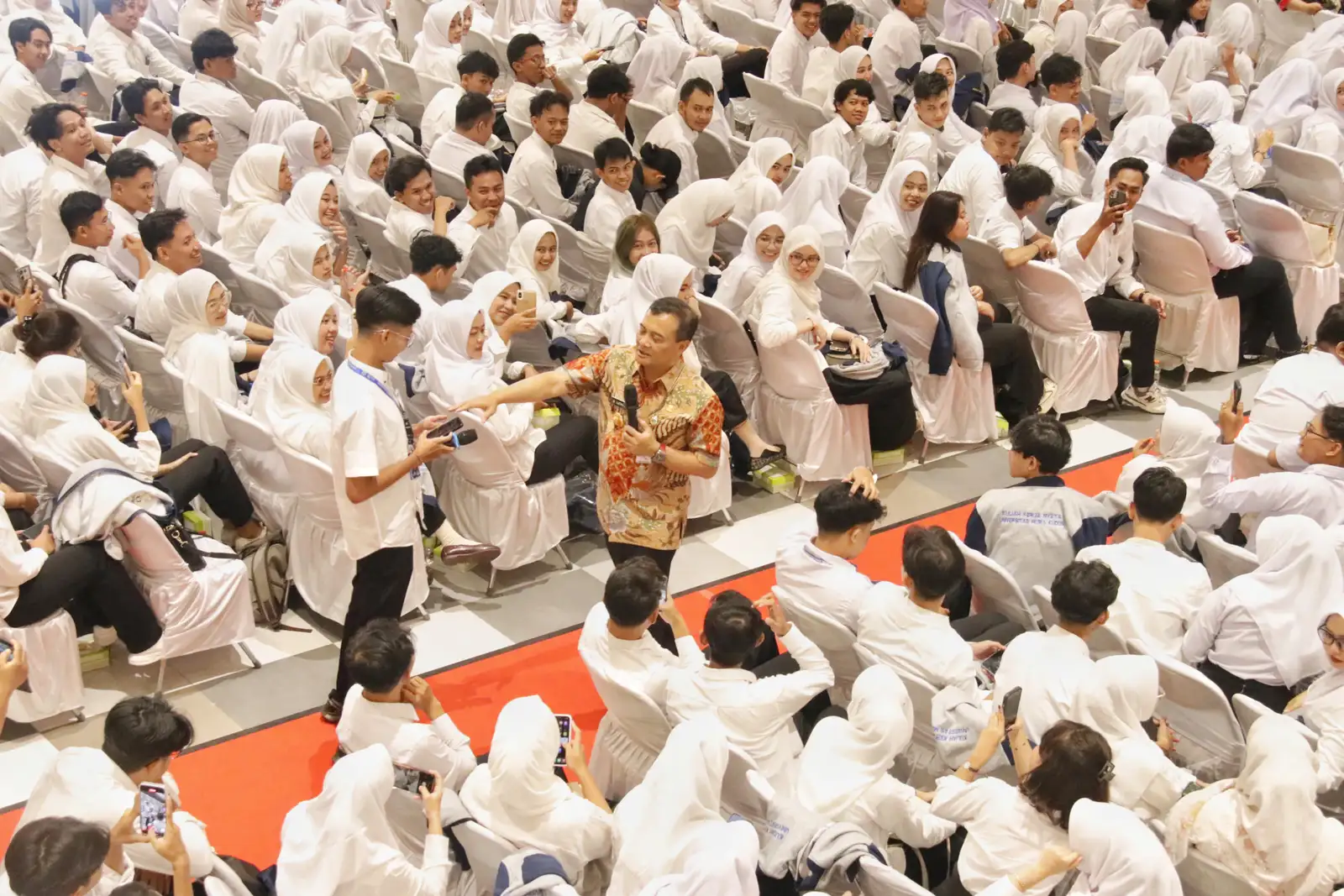 Ahmad Luthfi Berangkatkan 1.910 Mahasiswa KKN untuk Verifikasi Data RTLH