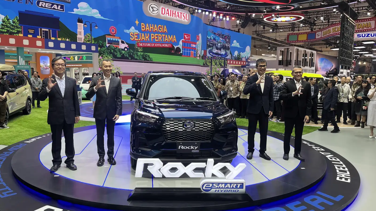 Daihatsu Ajak Masyarakat Rasakan Bahagia Sejak Pertama di Ajang GIIAS 2025