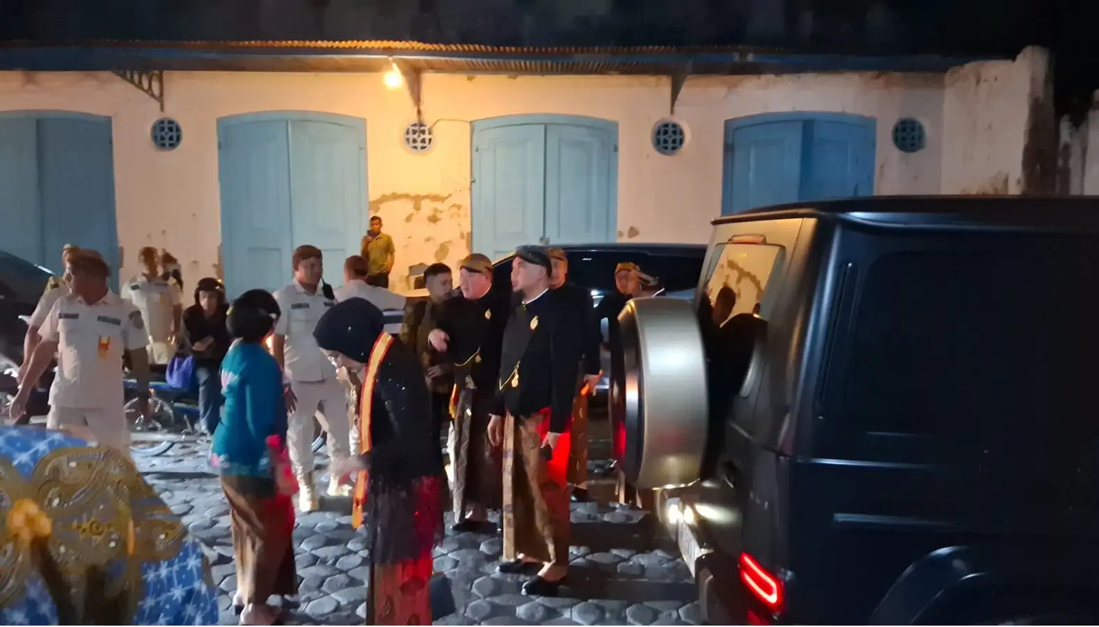 Hadiri Acara di Keraton Solo, Ahmad Dhani Bawa Mobil Mewah Harga Miliaran Rupiah