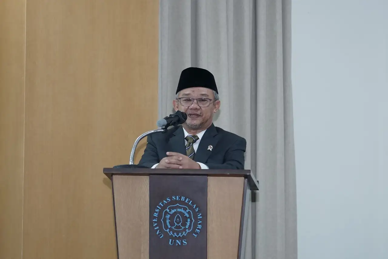 Hadiri Acara di UNS Solo, Mendikdasmen Abdul Mu’ti: Guru Tidak Bisa Diganti AI