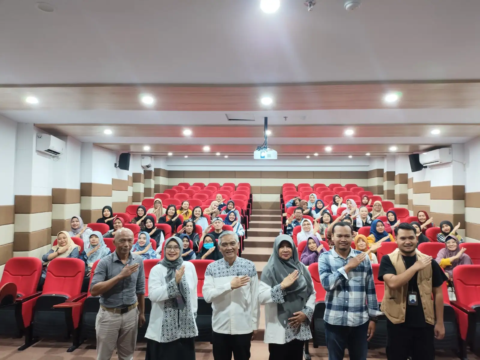 Teliti Kinerja UMKM Bidang Kuliner, UDB Surakarta Gelar FGD dengan Pelaku Usaha