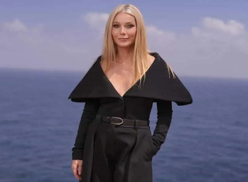 Gwyneth Paltrow Bergaya Ala Juru Bicara Astronomer