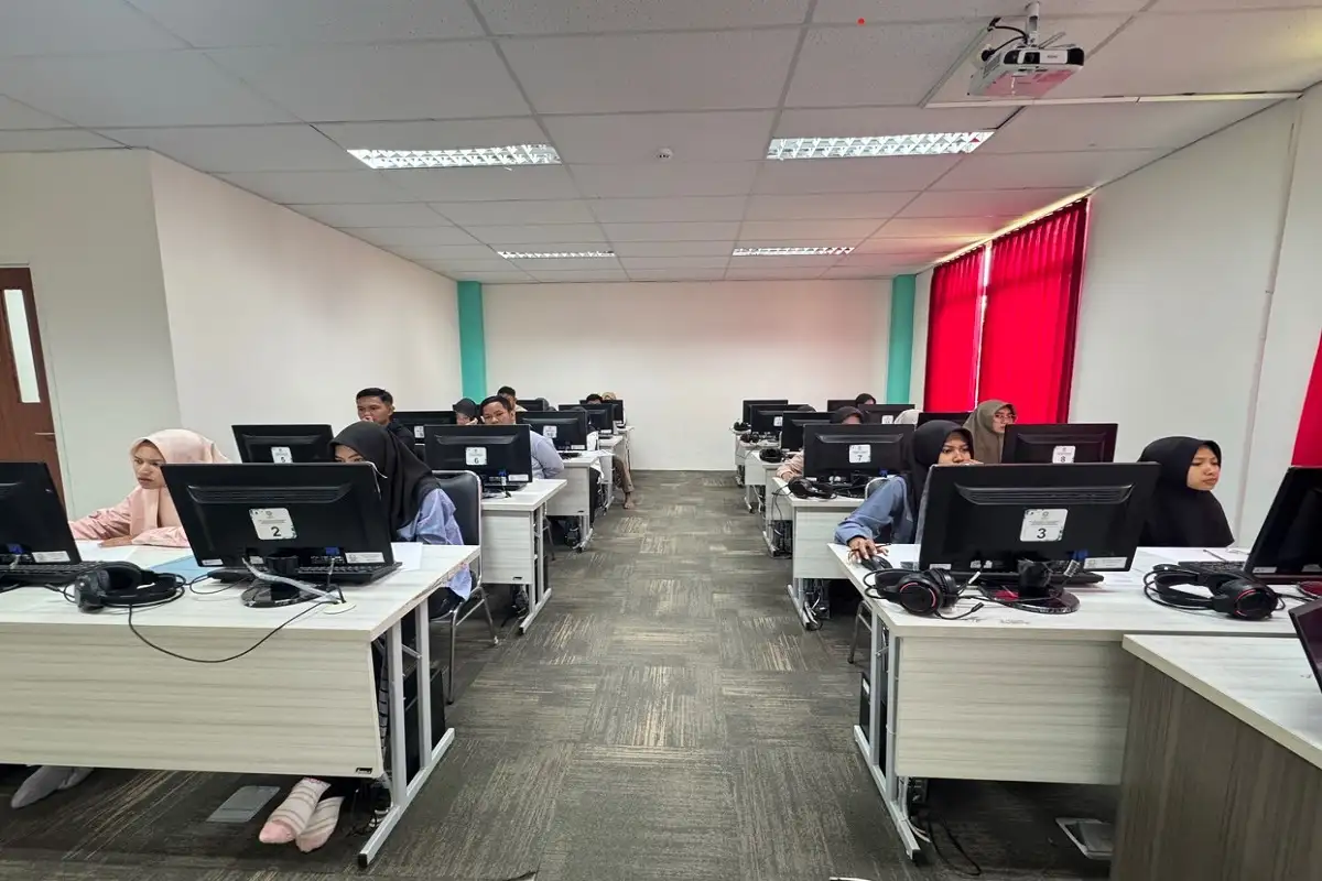Ratusan Peserta Ikuti Ujian CBT Mandiri UIN Surakarta 2025