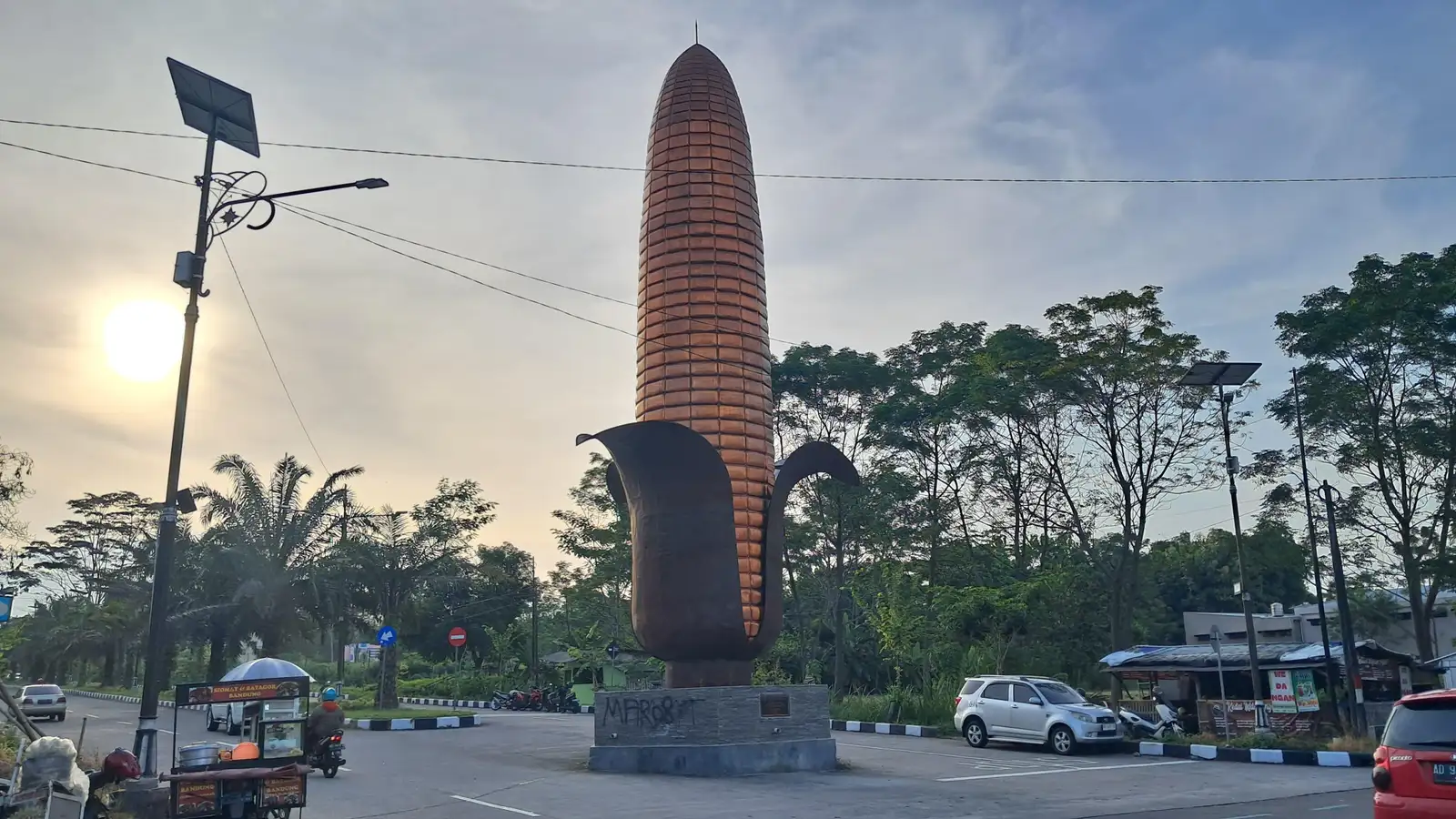 Uniknya Tugu Jagung Boyolali, Dibuat dengan Jagung Asli Lalu Diganti Tembaga