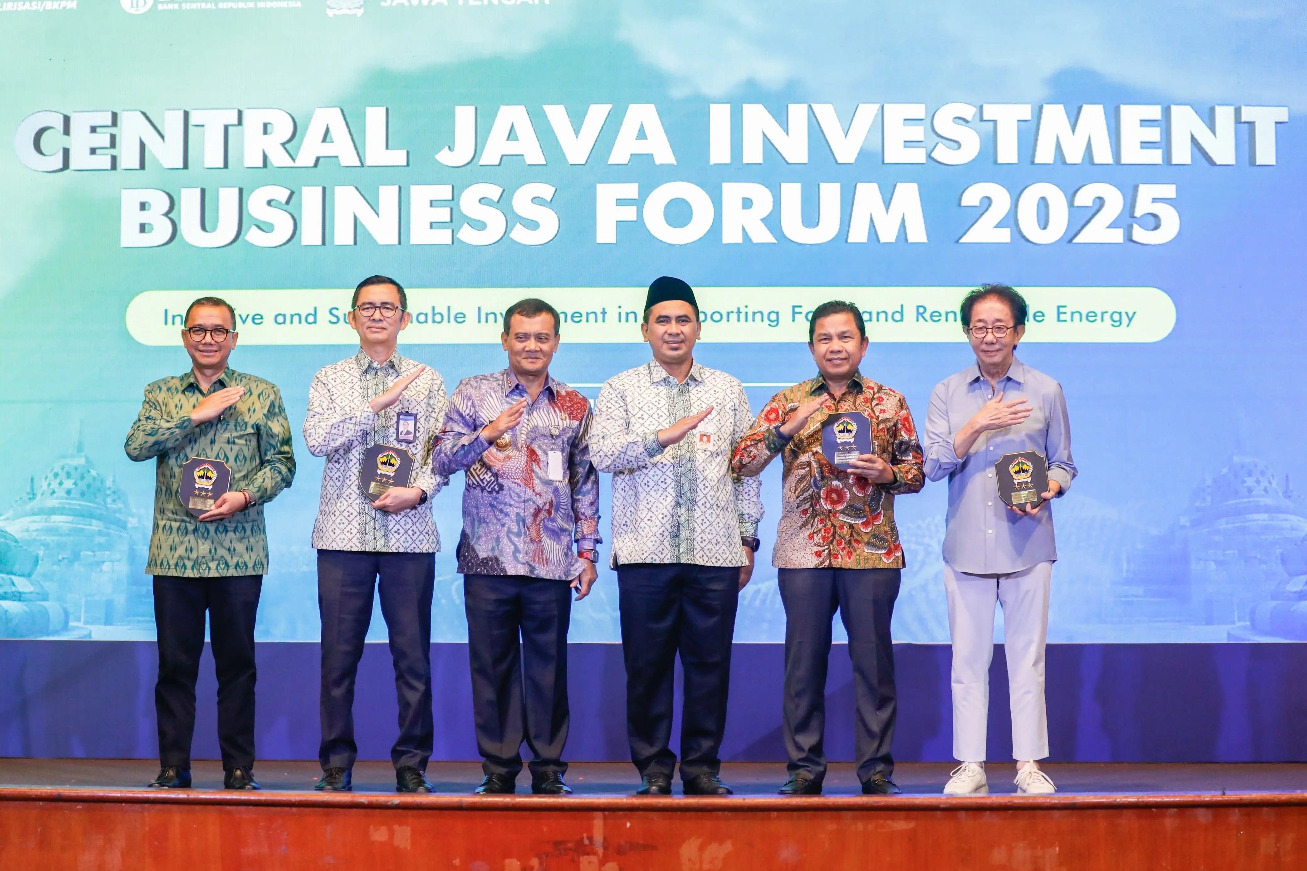 Jadi Sales di CJIBF 2025, Gubernur Luthfi: Rugi Jika Tak Berinvestasi di Jateng