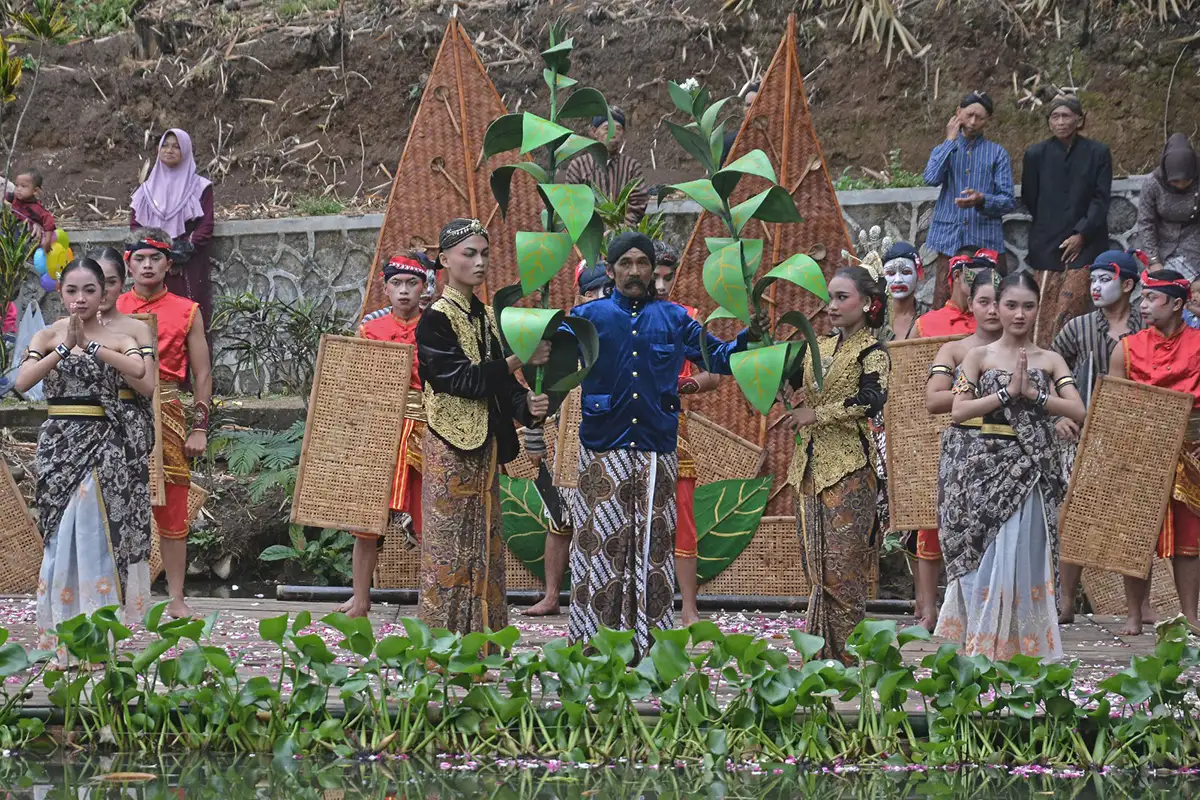 Tradisi Manten Tembakau di Lereng Gunung Sumbing Magelang