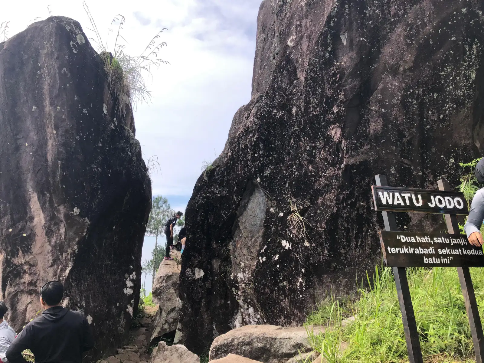 Watu Jodo, Bebatuan di Puncak Gunung Kendil Magetan yang Sarat Mitos