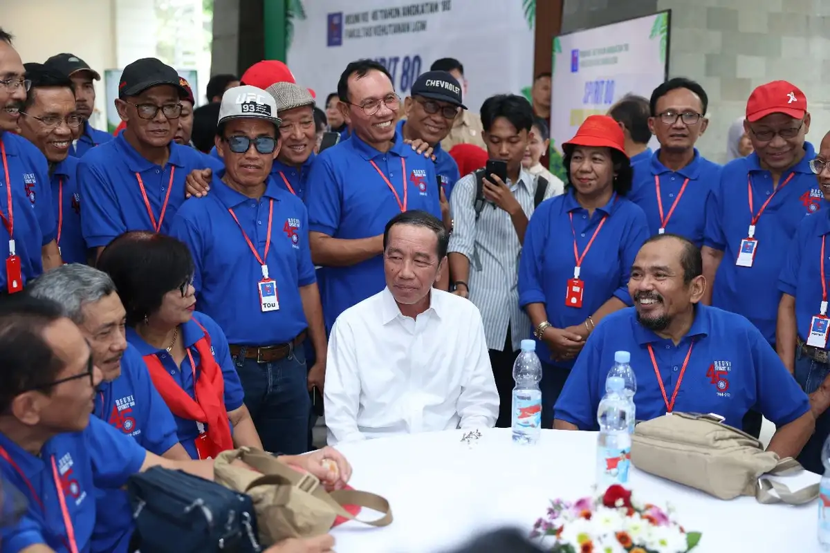 Jokowi Terkekeh Ditanya Isu Ijazah Palsu Disebut Menguntungkan Dirinya