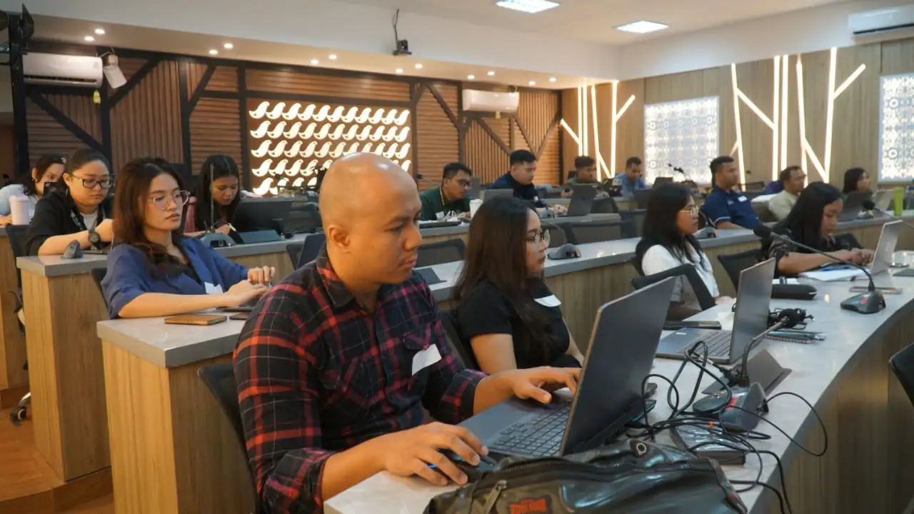 Perkuat Kompetensi Komunikasi Publik, UKSW Latih Pengelola Situs & Medsos