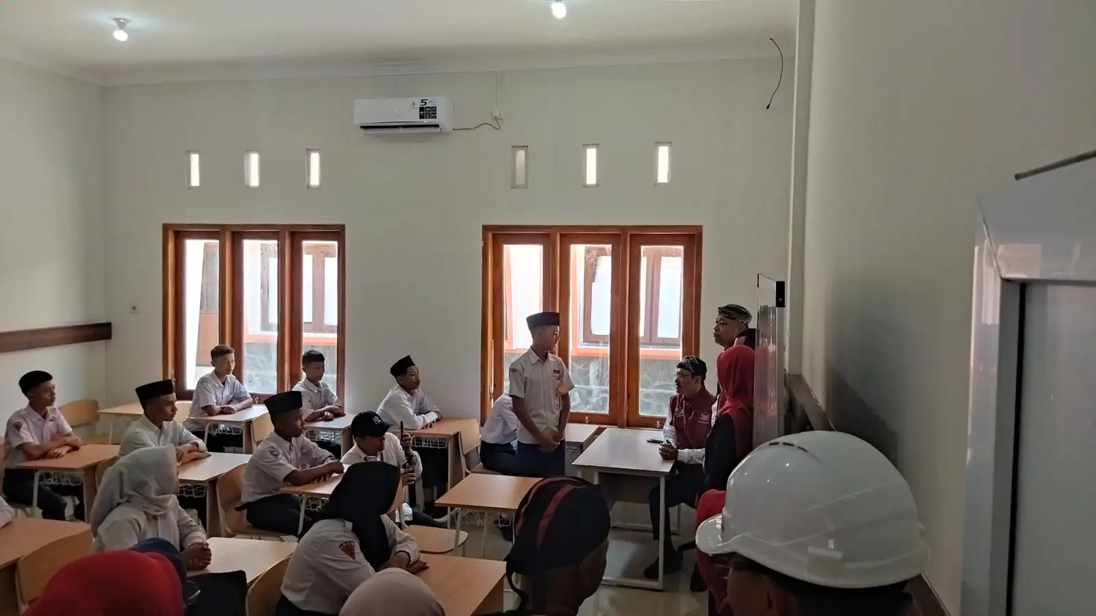 Kemensos Catat 115 Siswa dan 143 Guru Sekolah Rakyat Mengundurkan Diri