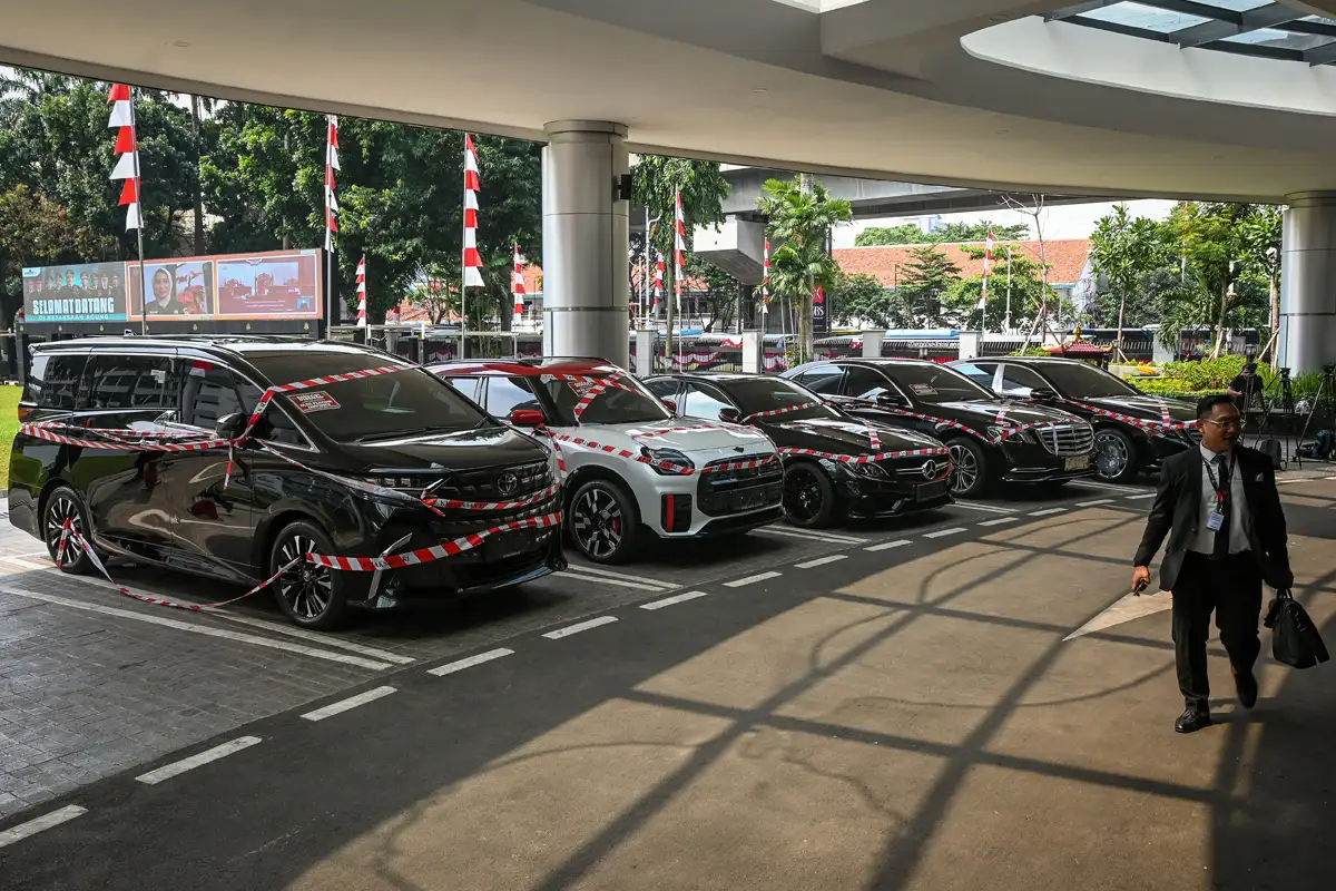 Kejaksaan Agung Sita 5 Mobil Mewah Diduga Milik Riza Chalid
