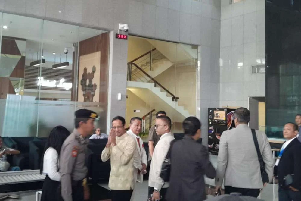 Nadiem Makarim Tiba di Gedung KPK Jalani Pemeriksaan Dugaan Korupsi Chromebook