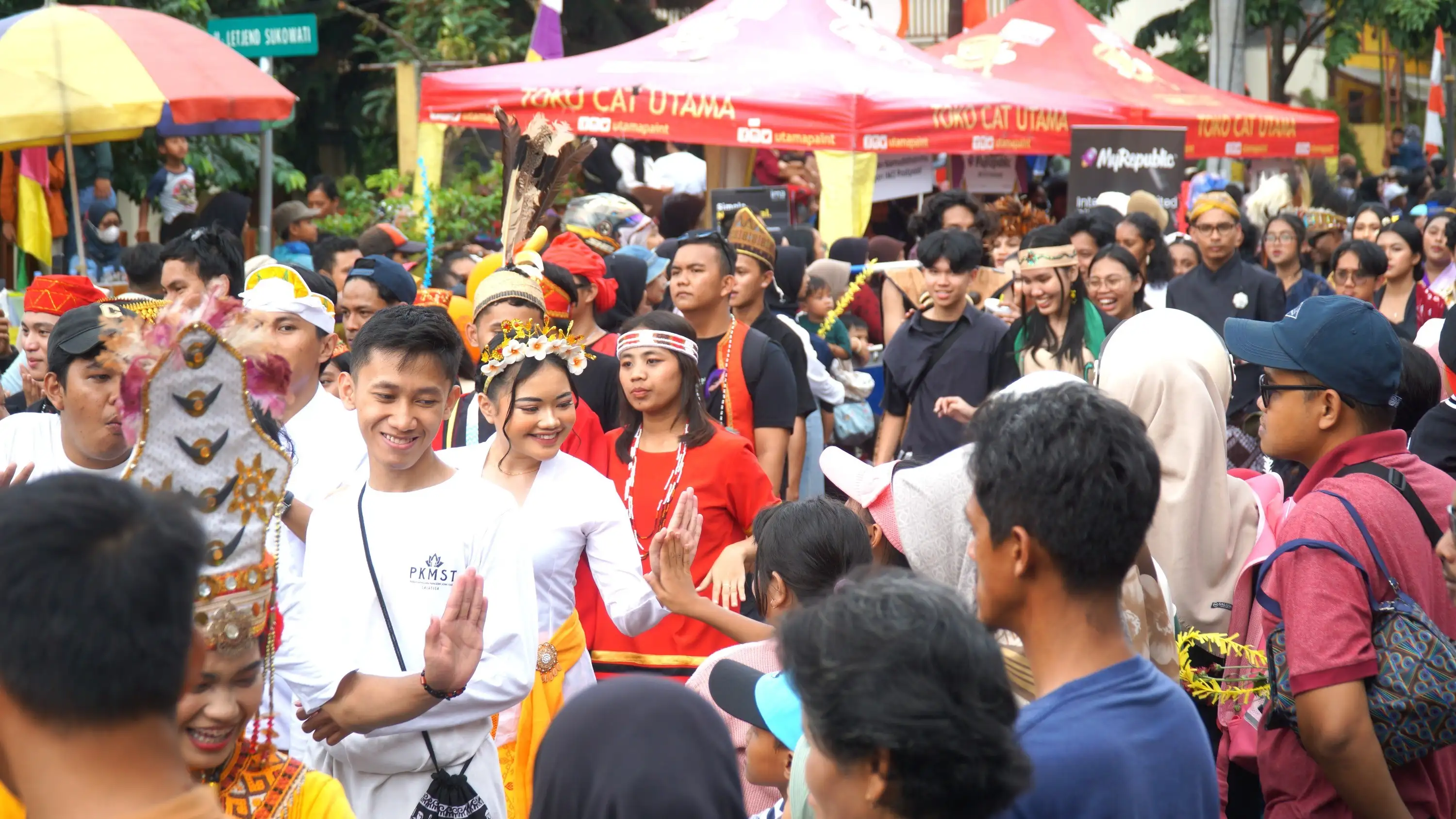 UKSW Tampilkan Spektrum Budaya Nusantara saat Kirab Hari Jadi ke-1.275 Salatiga