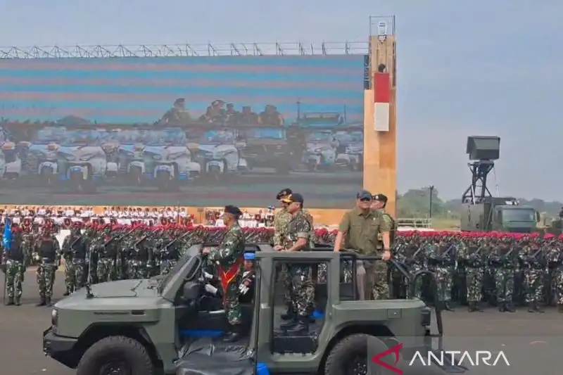 Menhan, Panglima TNI dan 3 Kepala Staf Tinjau Gladi Bersih Gelar Pasukan