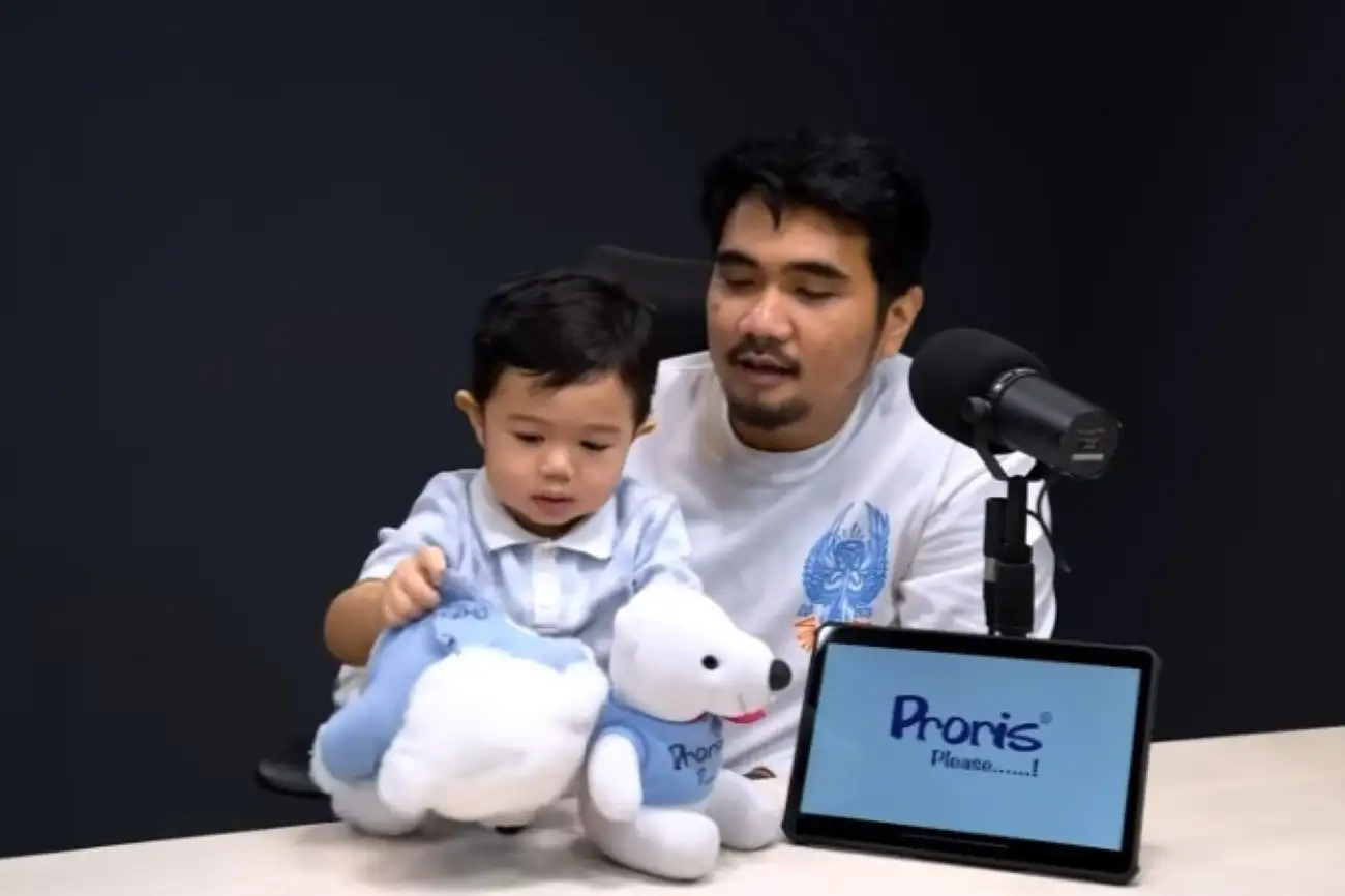 Podcast Bareng Raditya Dika, Papi Abe Ungkap Pola Makan Ketat untuk Abe Cekut