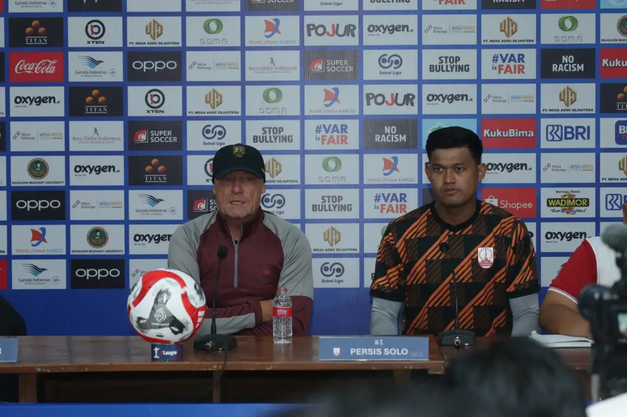Lawan Madura United, Peter de Roo Fokus Bawa Persis Solo Raih Hasil Positif