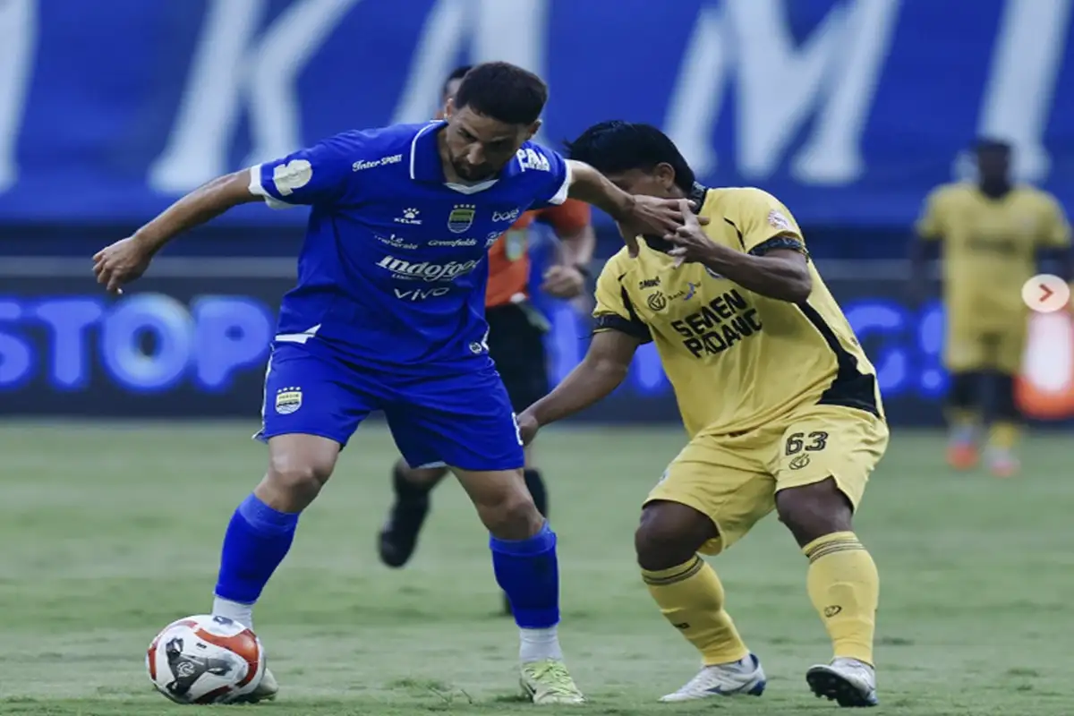 Persib Menang 2-0 atas Semen Padang di Laga Perdana Super League 2025