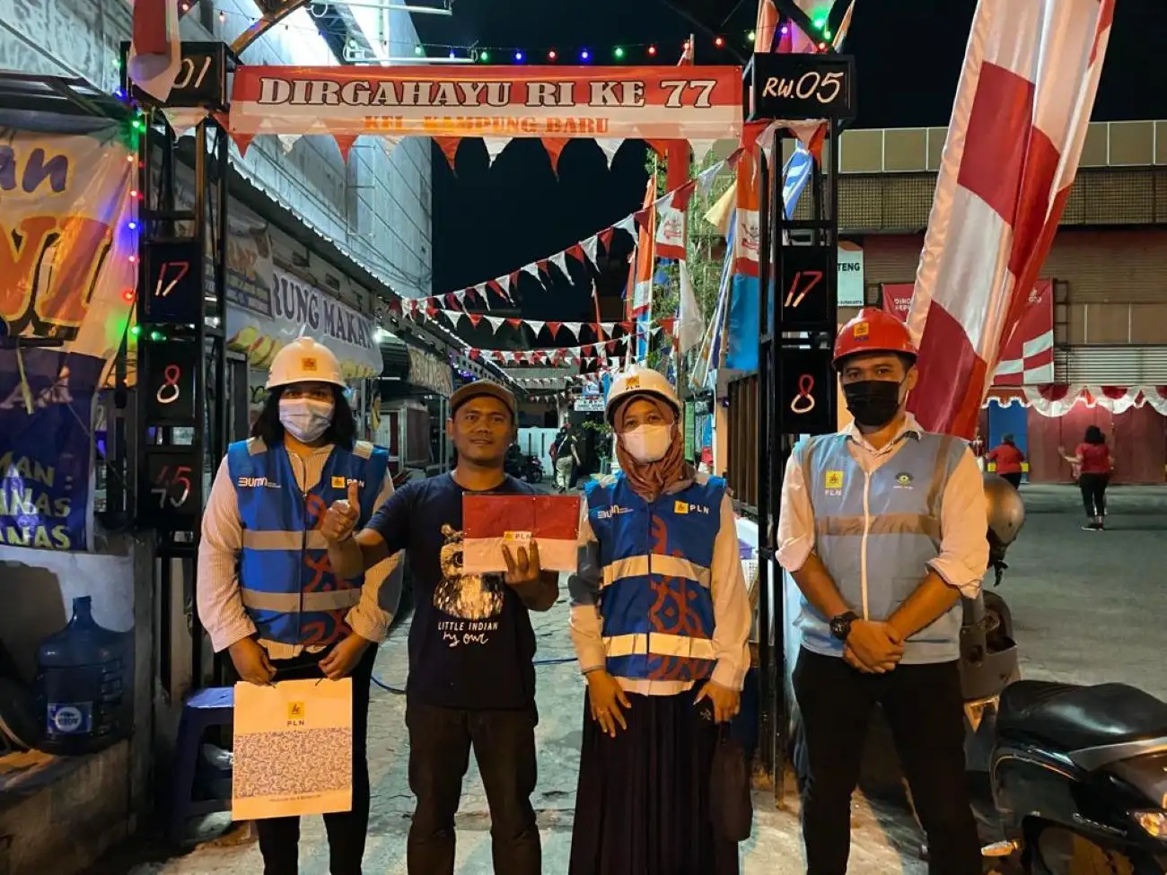 Semarak Pasang Bendera dan Umbul-umbul, PLN: Hati-hati Bahaya Kabel Listrik