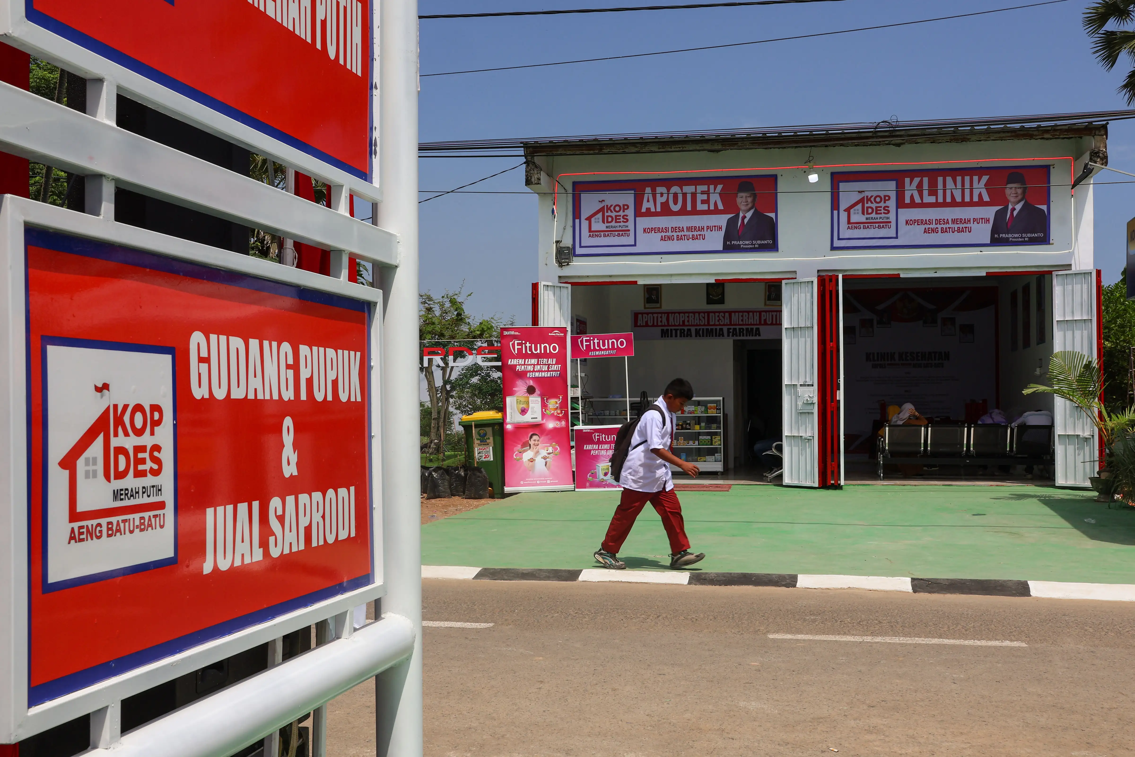 Mudahkan Pendirian Apotek dan Klinik Desa Kopdes Merah Putih, Aturan Direlaksasi