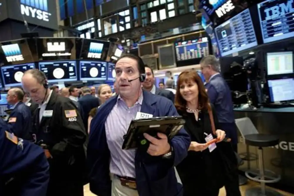 Bursa Saham AS Ditutup Menguat Meski Ada Isu Pemecatan Gubernur The Fed