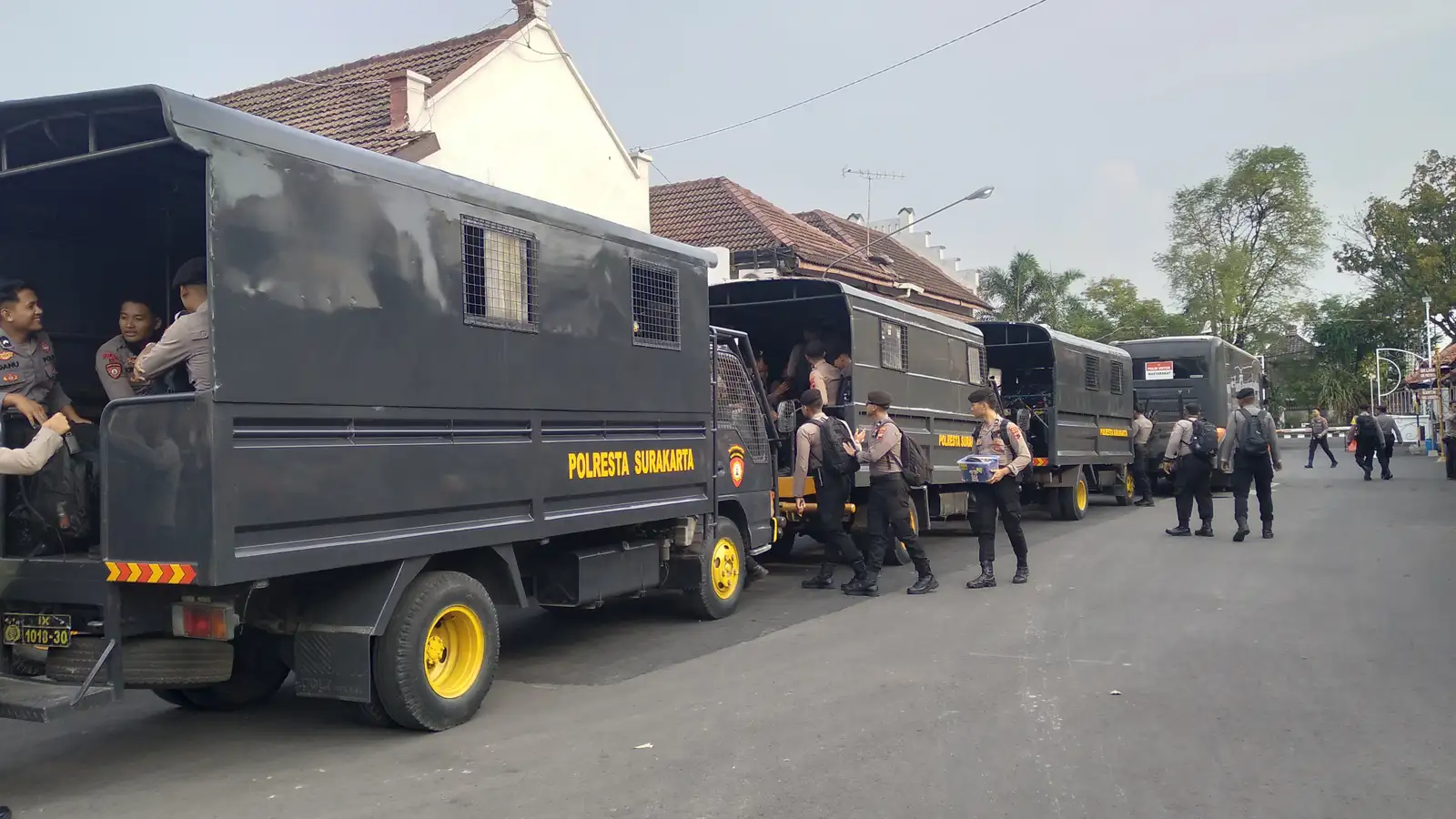 Bantu Amankan Unjuk Rasa, 60 Personel Polresta Solo Diberangkatkan ke Pati