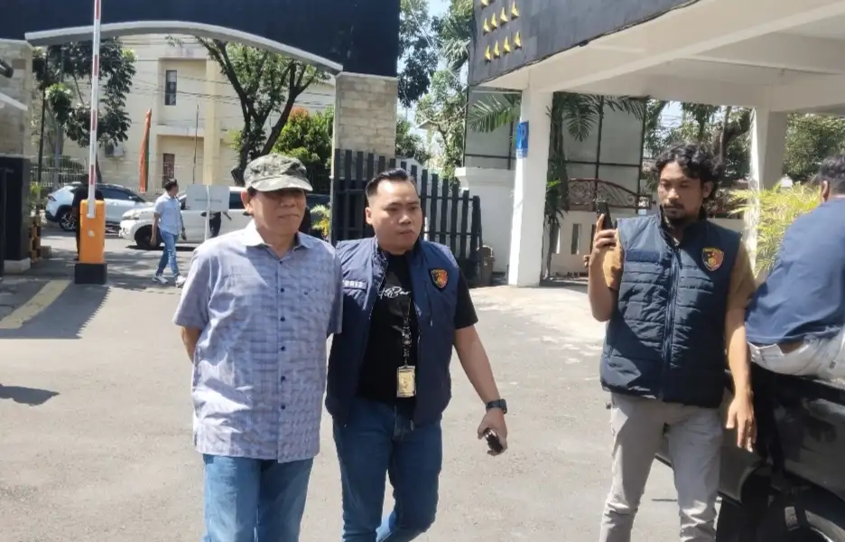 Tersangka Prostitusi Mansion KTV Ketua Hanura Jateng Digiring ke Kejari Semarang