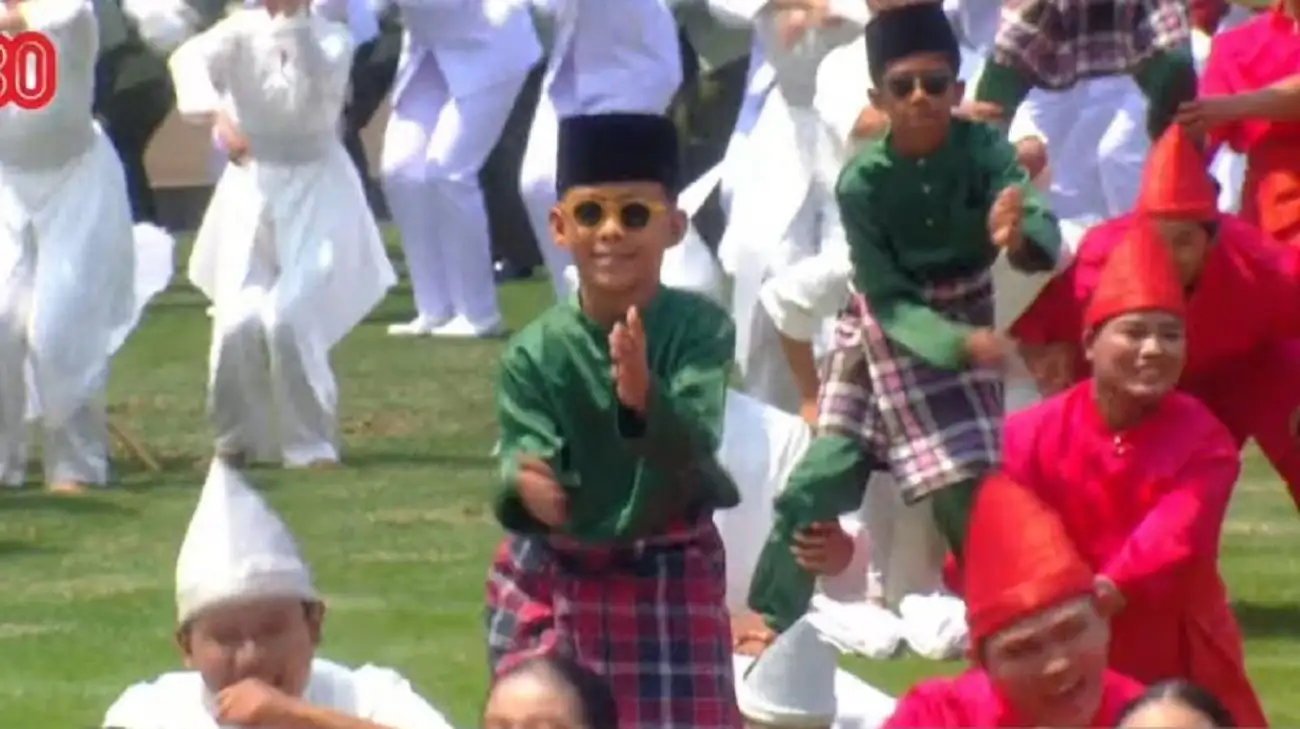 Bocah "Pacu Jalur" Ajak Peserta Upacara HUT ke-80 RI Joget di Istana