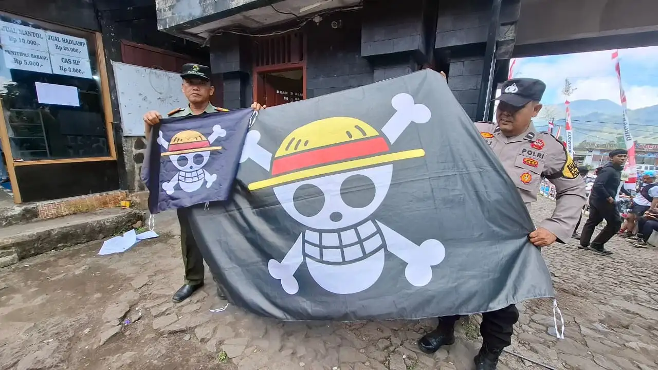 Upacara 17 Agustus Digelar di Gunung Lawu, Ada Pendaki Bawa Bendera One Piece